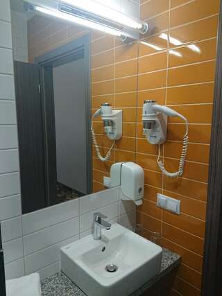 Отель Algiro Hotel Каунас Одноместный номер с собственной ванной комнатой-1